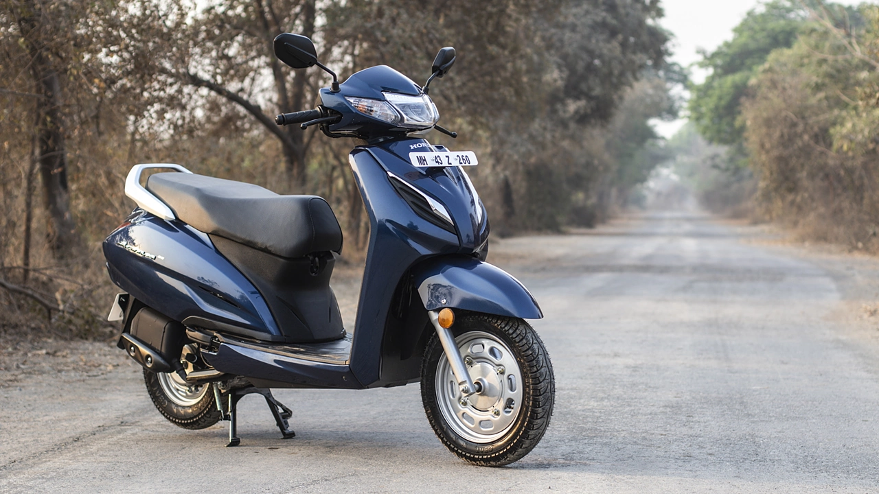 activa-6g-right-front-three-quarter